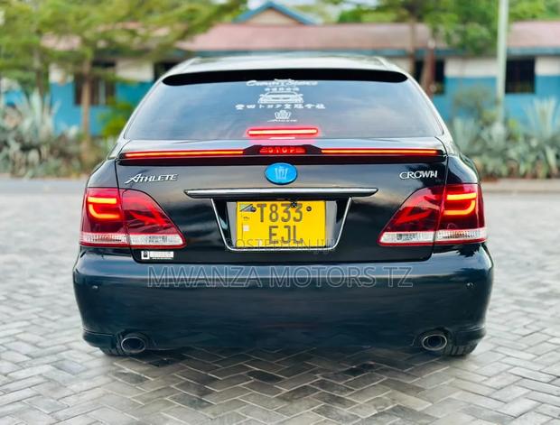 Toyota Crown 2006 Black