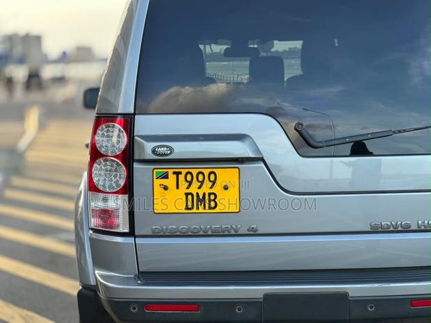 Land Rover Discovery 2013 Gray
