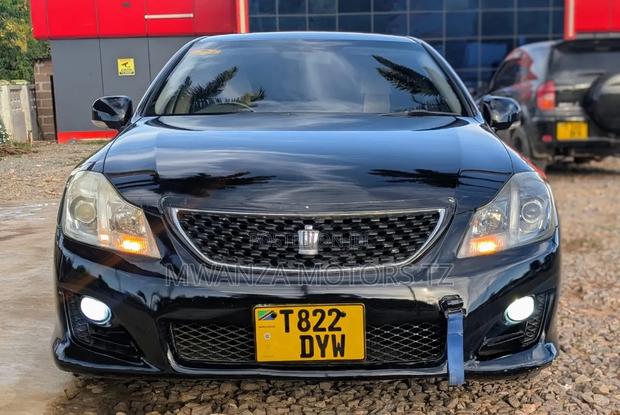 Toyota Crown 2009 Matt Black