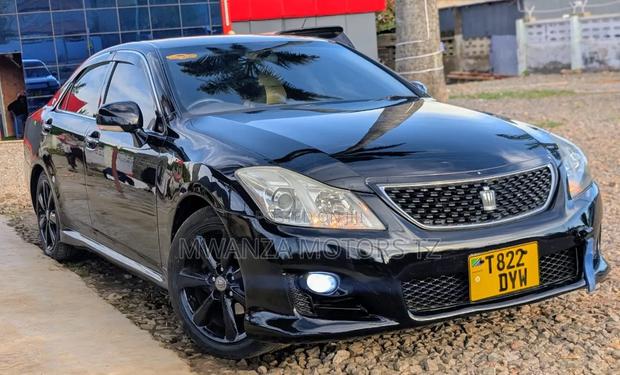 Toyota Crown 2009 Matt Black