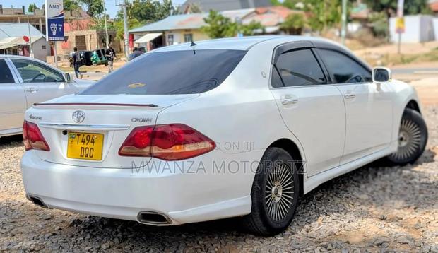 Toyota Crown 2008 Off white