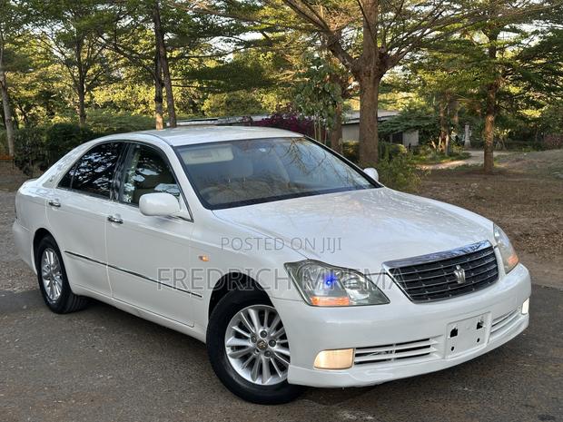 Toyota Crown 2004 White
