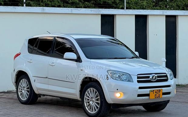 Toyota RAV4 2008 White