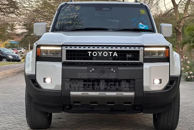 Toyota Land Cruiser Prado 2024 White