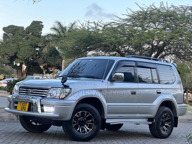 Toyota Land Cruiser Prado 3.0 D-4D 3dr 2001 Silver
