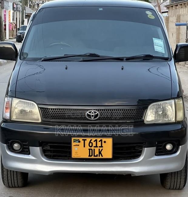 Toyota Noah 2001 Black