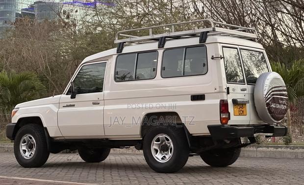 Toyota Land Cruiser 2022 White