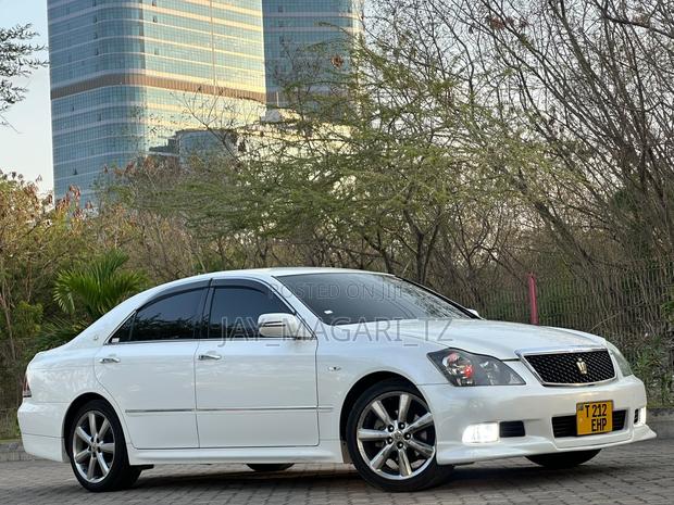 Toyota Crown 2007 White