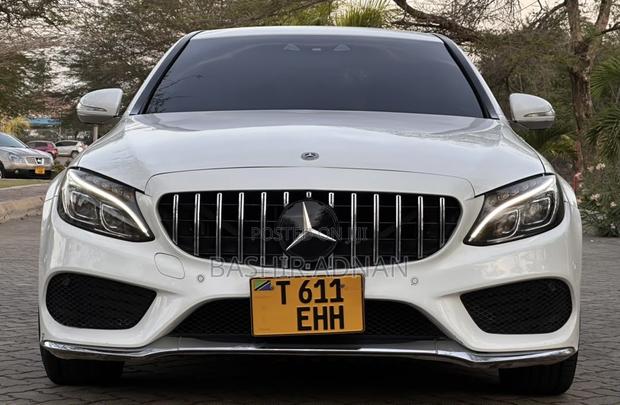 Mercedes-Benz C200 2014 White