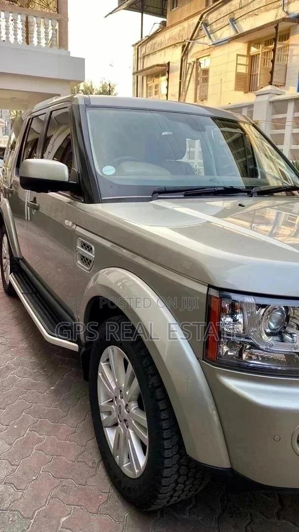 Land Rover Discovery 2011 Brown