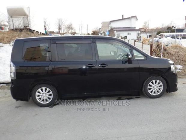 Toyota Voxy 2008 Black