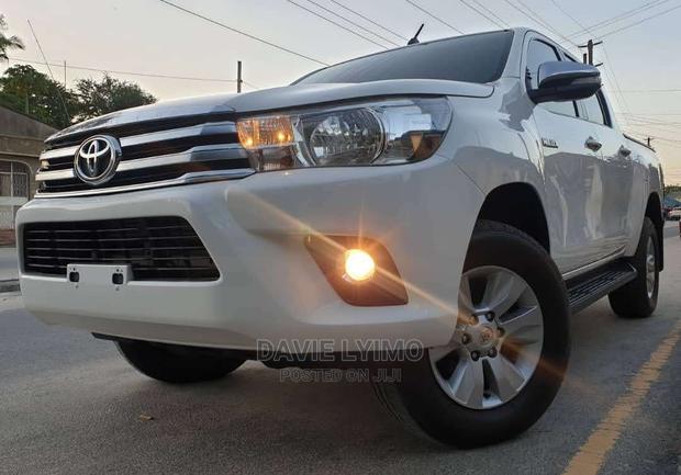 New Toyota Hilux 2016 White