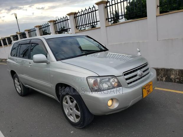 Toyota Kluger 2003 Silver