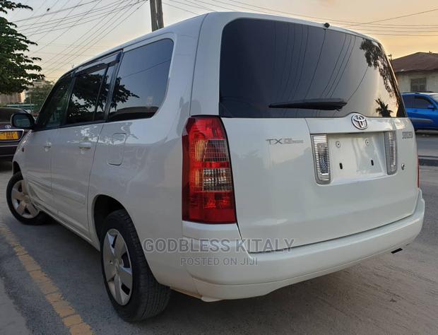 Toyota Probox 2002 White