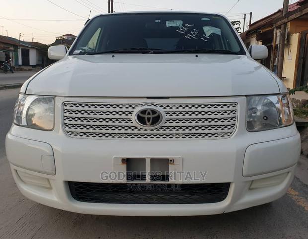 Toyota Probox 2002 White