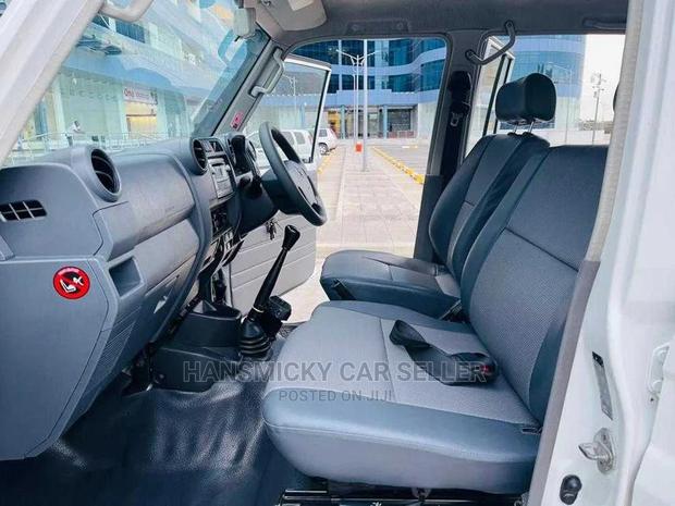 Toyota Land Cruiser 2009 White