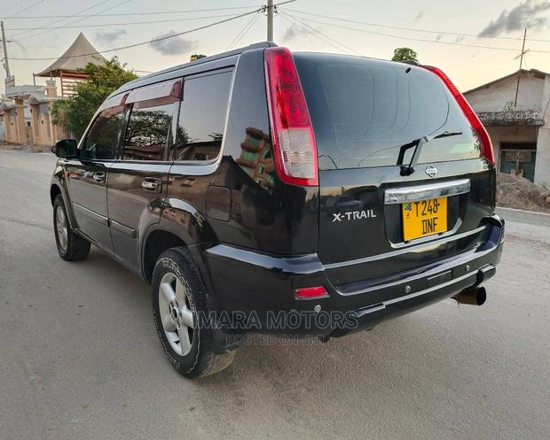 Nissan X-Trail 2004 Black
