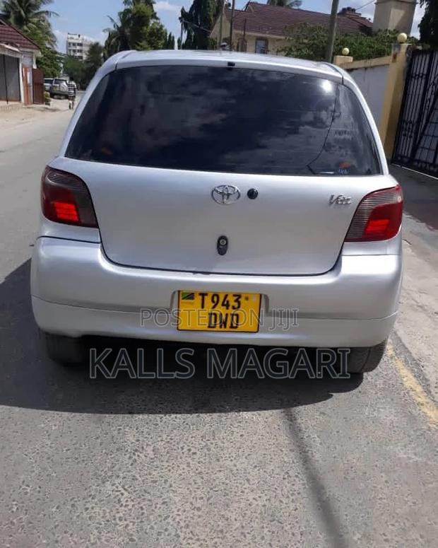 Toyota Vitz 2004 Gray