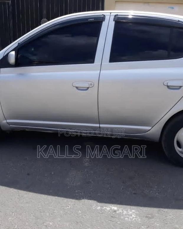 Toyota Vitz 2004 Gray