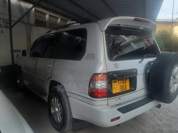 Toyota Land Cruiser 1998 Pearl