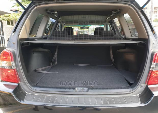 Toyota Kluger 2004 Black