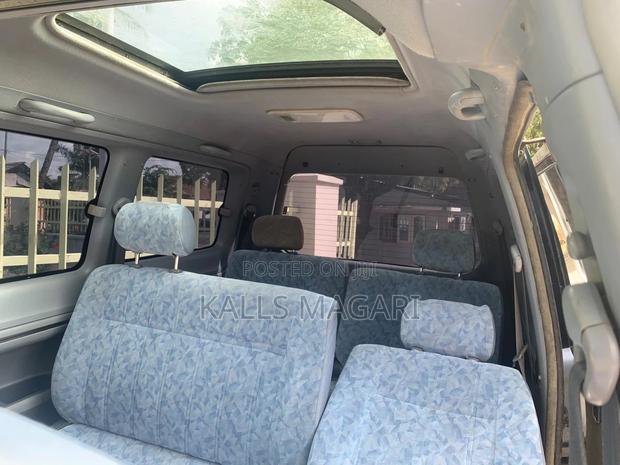 Toyota Noah 2001 Gray