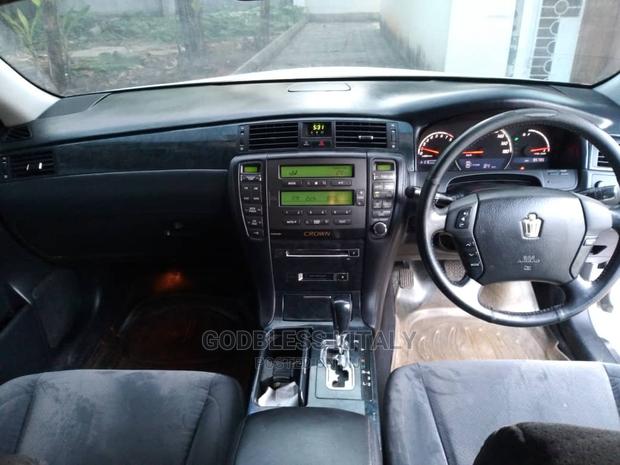 Toyota Crown 2004 White