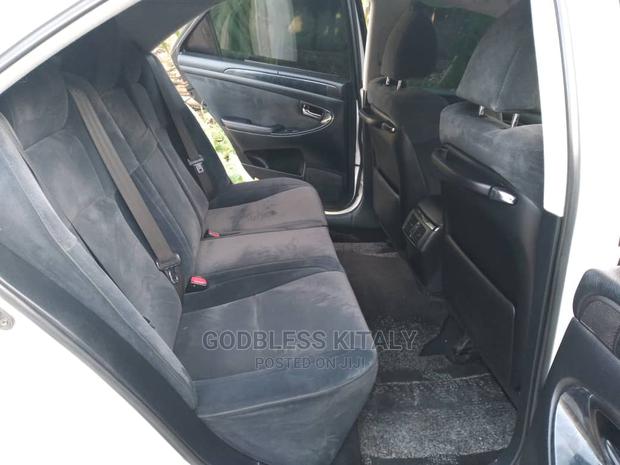 Toyota Crown 2004 White