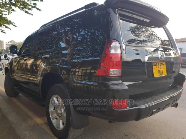 Toyota Hilux 2006 Black