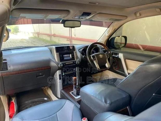 Toyota Land Cruiser 2009 4.7 VX-R Black
