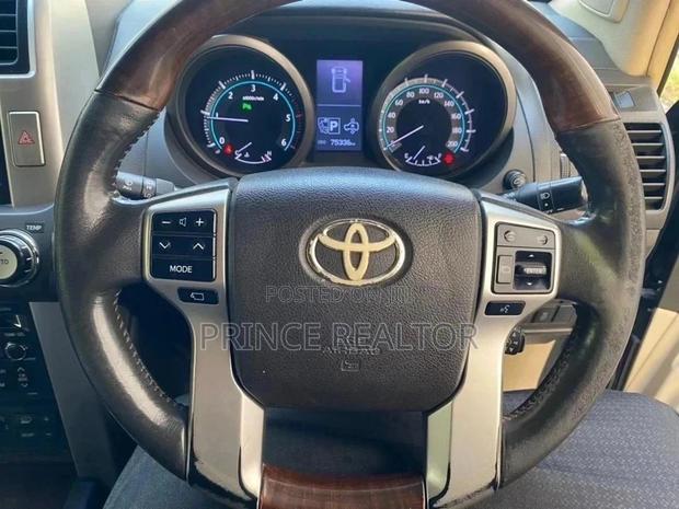 Toyota Land Cruiser 2009 4.7 VX-R Black