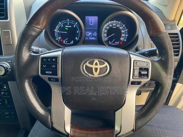 Toyota Land Cruiser 2009 4.7 VX-R Black