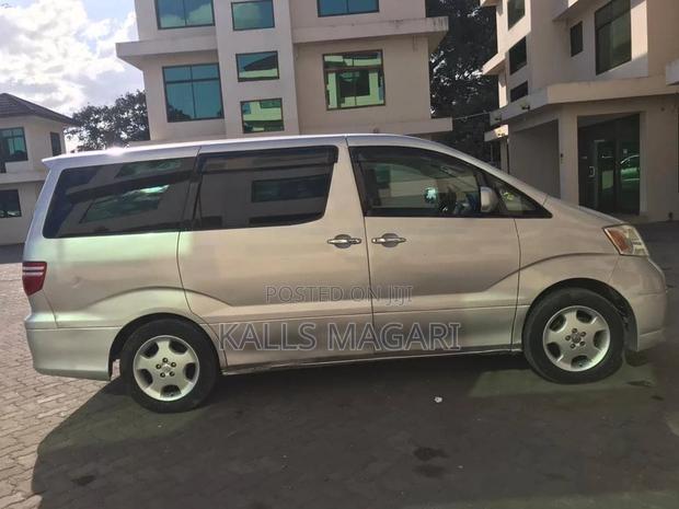 Toyota Alphard 2004 Gray