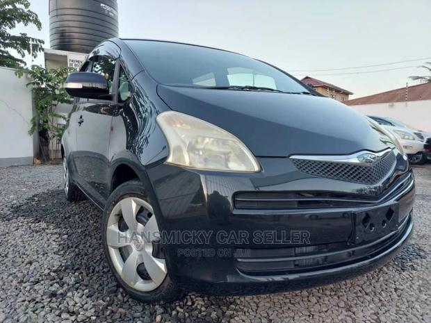 Toyota Ractis 2007 Black