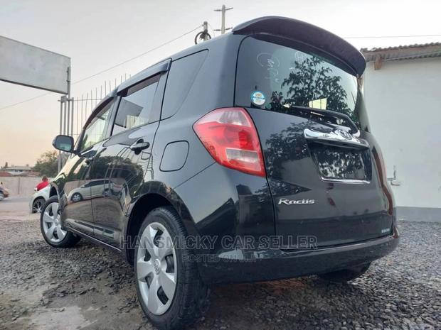Toyota Ractis 2007 Black