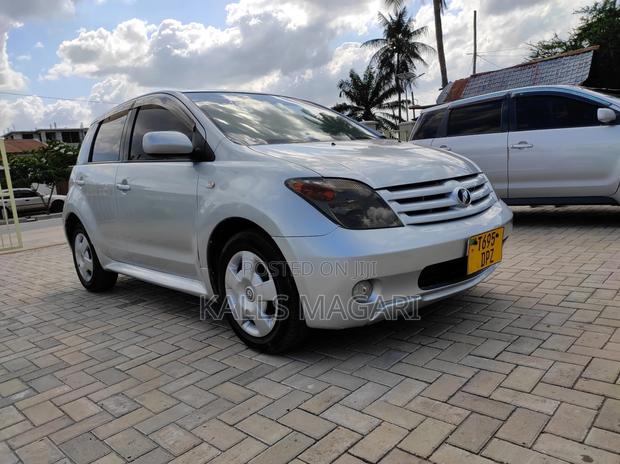 Toyota IST 2005 Silver