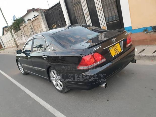 Toyota Crown 2005 Royale Black