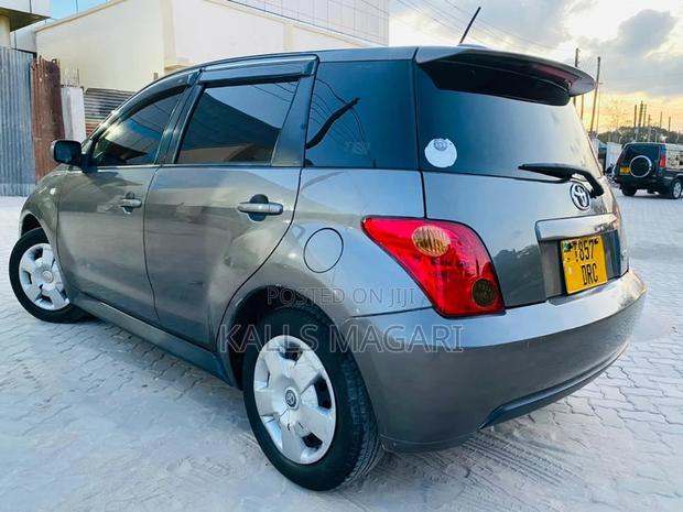 Toyota IST 2004 Gray