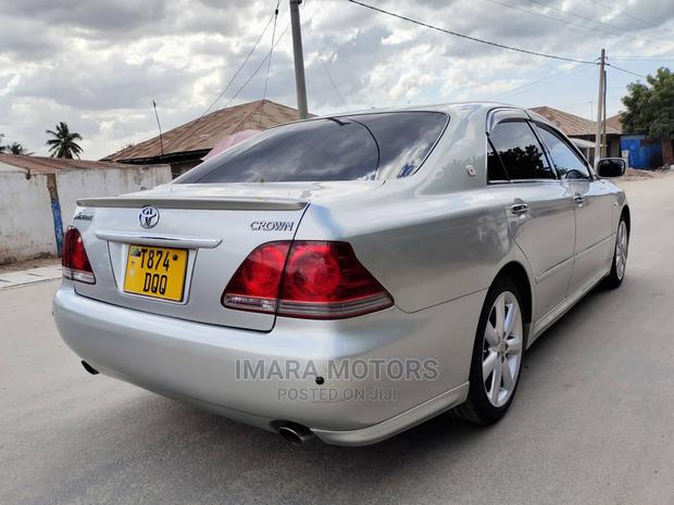 Toyota Crown 2007 Silver