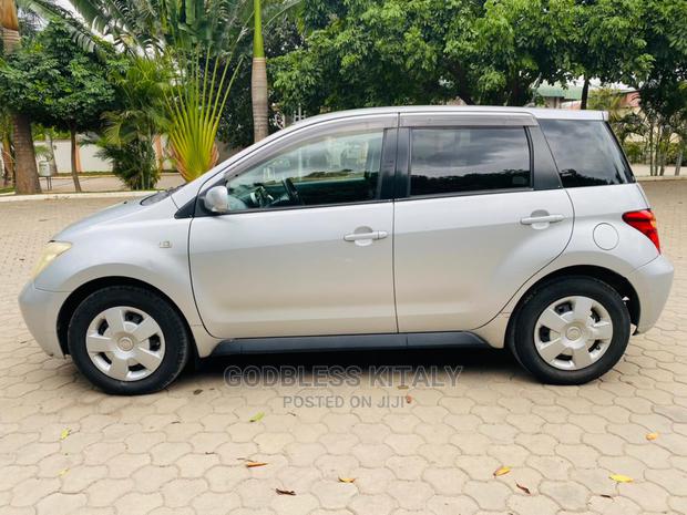 Toyota IST 2003 Silver