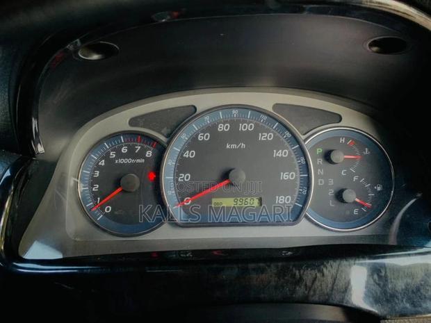 Toyota Alphard 2004 Silver