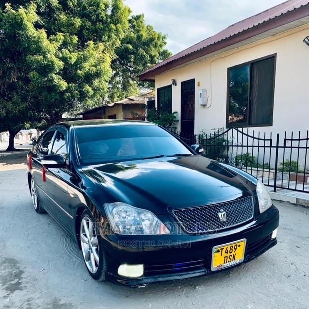 Toyota Crown 2006 Black