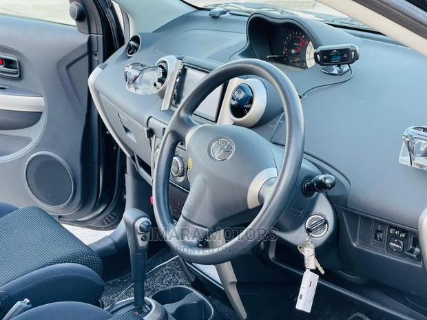 Toyota IST 2005 Black