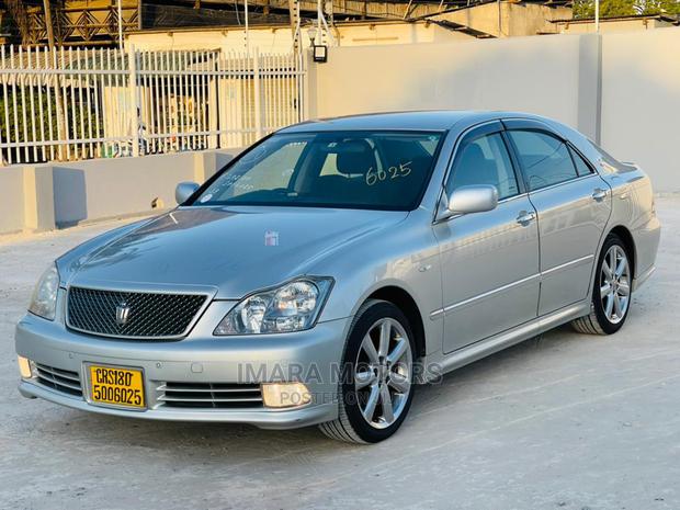 Toyota Crown 2006 Silver
