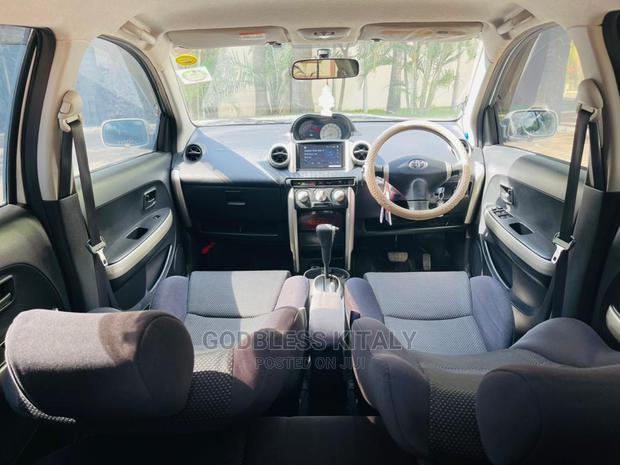 Toyota IST 2004 Silver