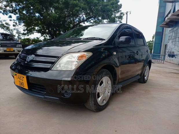Toyota IST 2005 Black
