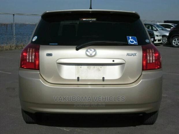 Toyota Corolla RunX 2004 Gold