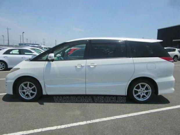 Toyota Estima 2007 White