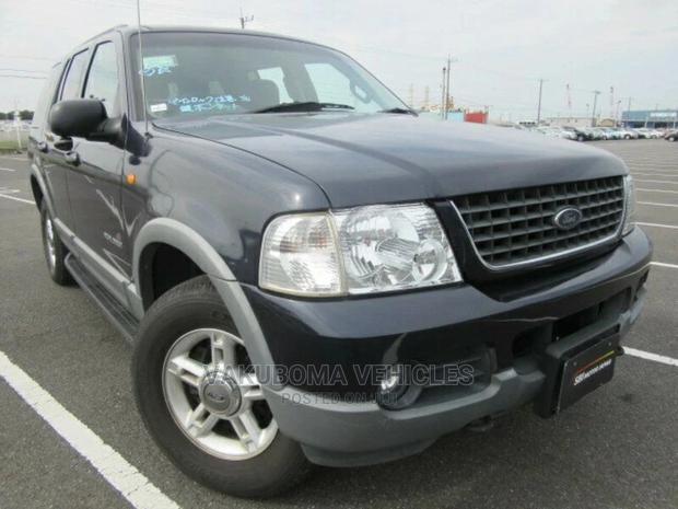 Ford Explorer 2001 Blue