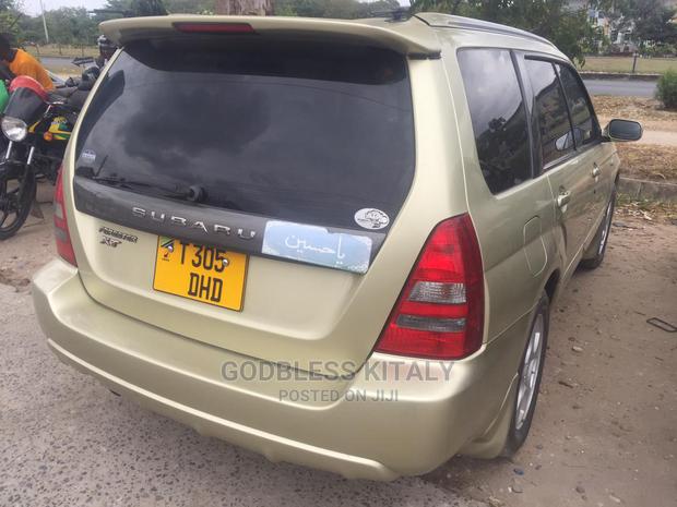Subaru Forester 2002 Gold
